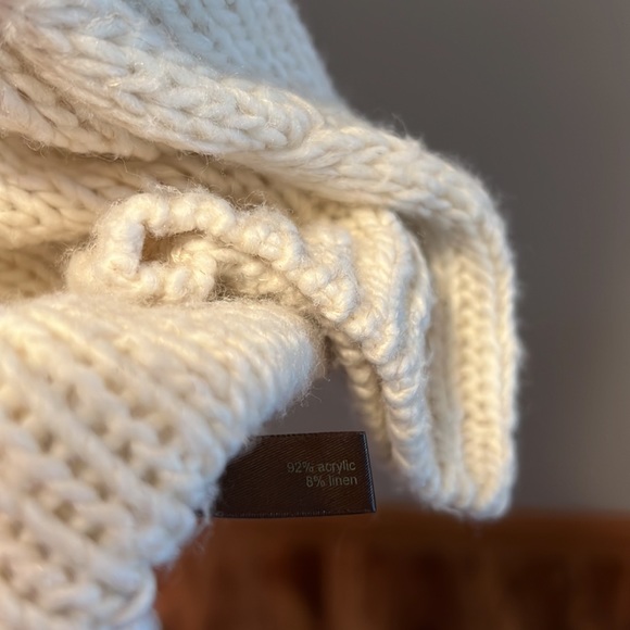 The Limited Cream Sweater - Medium - Picture 5 of 5